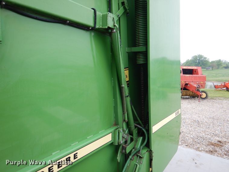 image for item DM4295 1985 John Deere 530  round baler