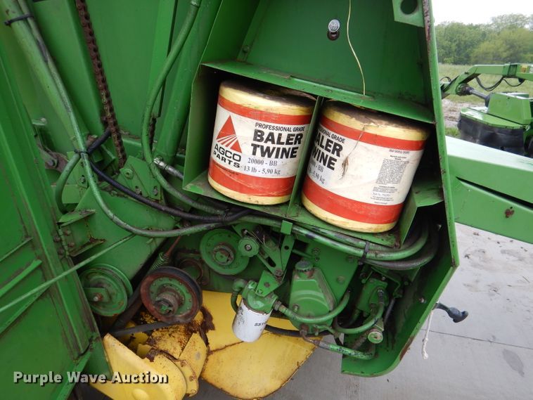 image for item DM4295 1985 John Deere 530  round baler