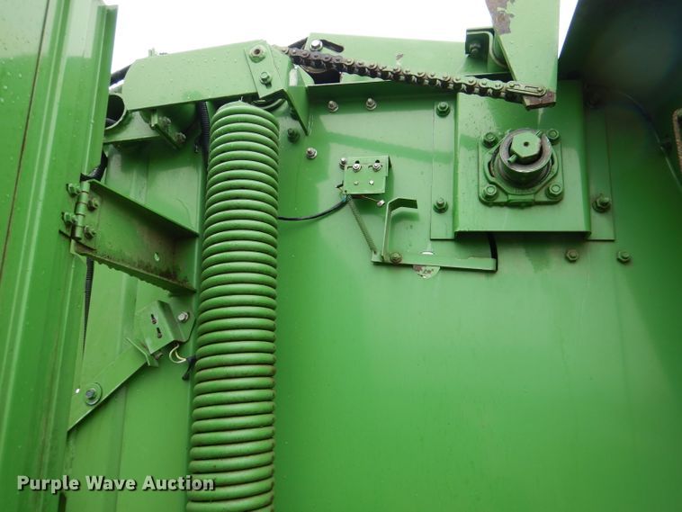 image for item DM4295 1985 John Deere 530  round baler