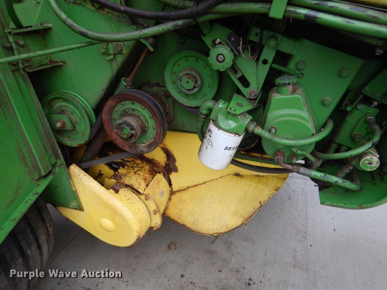 image for item DM4295 1985 John Deere 530  round baler