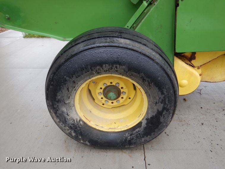 image for item DM4295 1985 John Deere 530  round baler