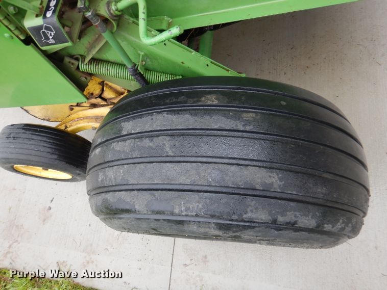 image for item DM4295 1985 John Deere 530  round baler