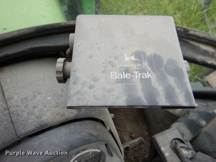 image for item DM4295 1985 John Deere 530  round baler