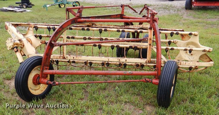 image for item DM4296 New Holland 256 hay rake