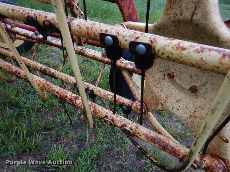 image for item DM4296 New Holland 256 hay rake