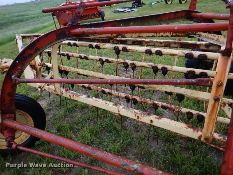 image for item DM4296 New Holland 256 hay rake