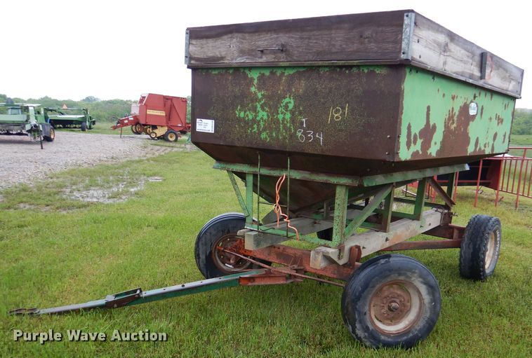 image for item DM4298 Huskee  gravity wagon