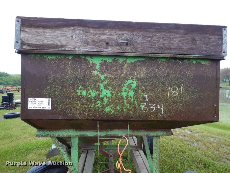 image for item DM4298 Huskee  gravity wagon