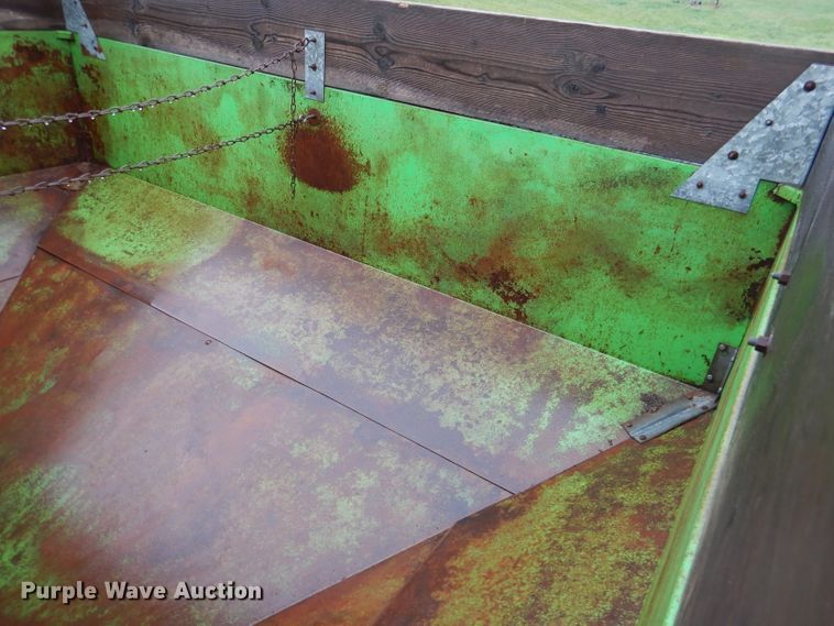 image for item DM4298 Huskee  gravity wagon