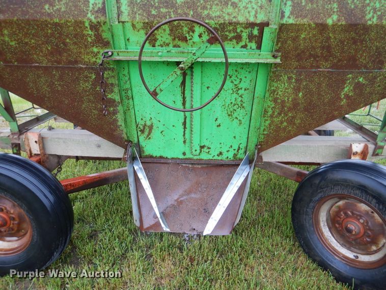 image for item DM4298 Huskee  gravity wagon