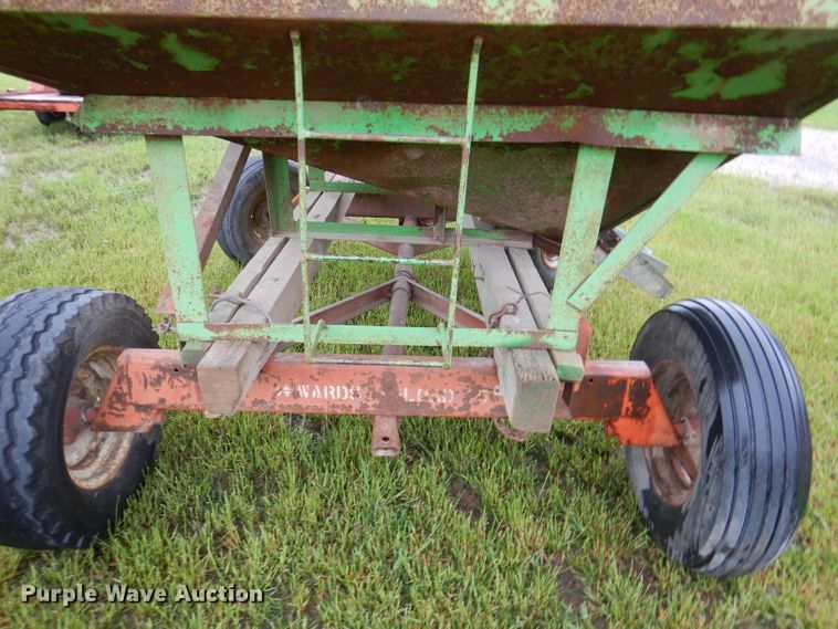 image for item DM4298 Huskee  gravity wagon