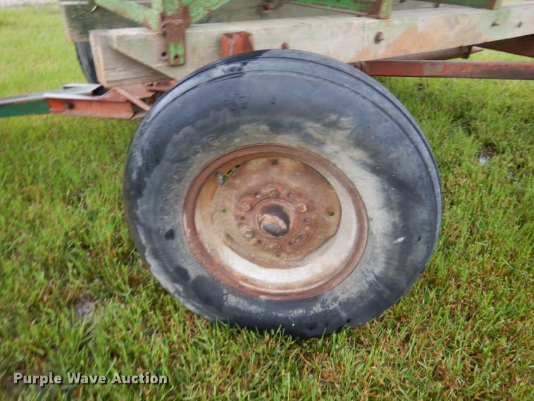 image for item DM4298 Huskee  gravity wagon