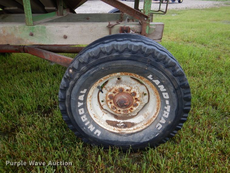 image for item DM4298 Huskee  gravity wagon