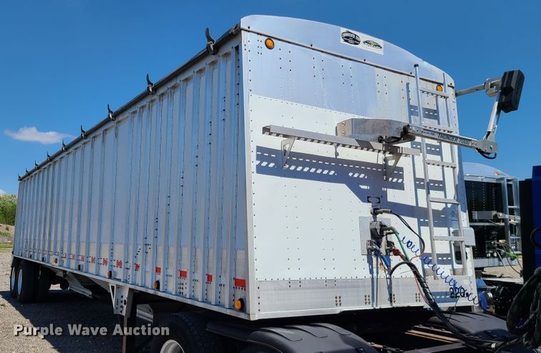 image for item DN5532 2012 Cornhusker  grain trailer