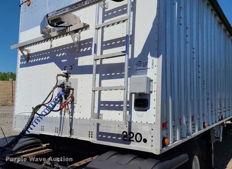 image for item DN5532 2012 Cornhusker  grain trailer