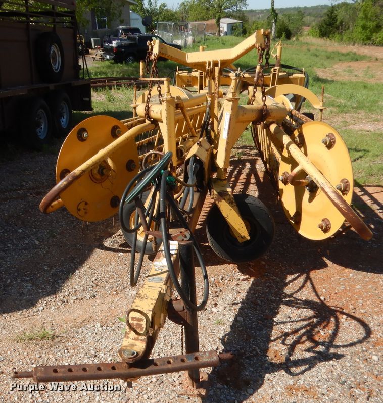 image for item ET9168 Vermeer R23 hay rake