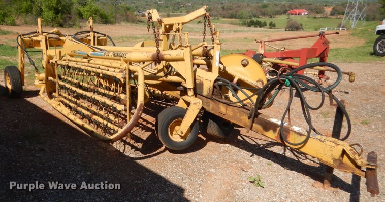 image for item ET9168 Vermeer R23 hay rake