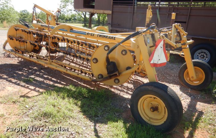 image for item ET9168 Vermeer R23 hay rake