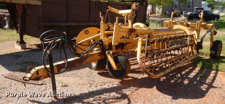 image for item ET9168 Vermeer R23 hay rake