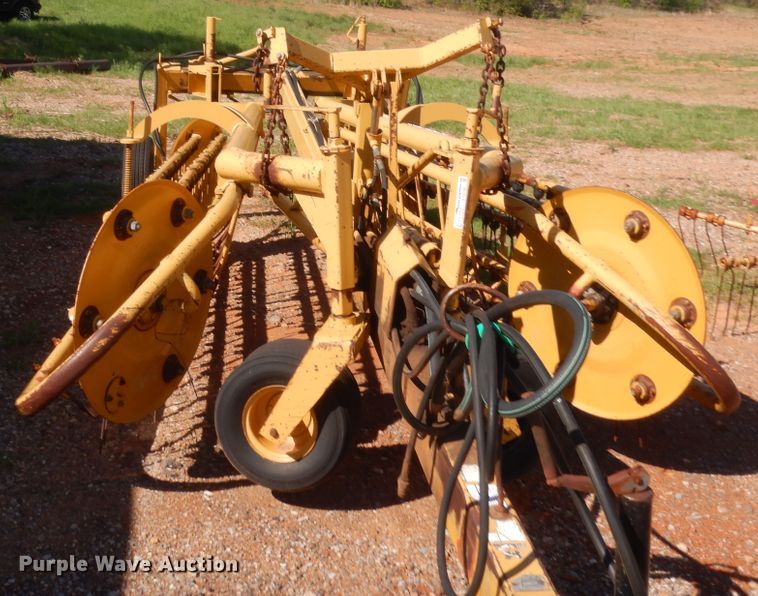 image for item ET9168 Vermeer R23 hay rake