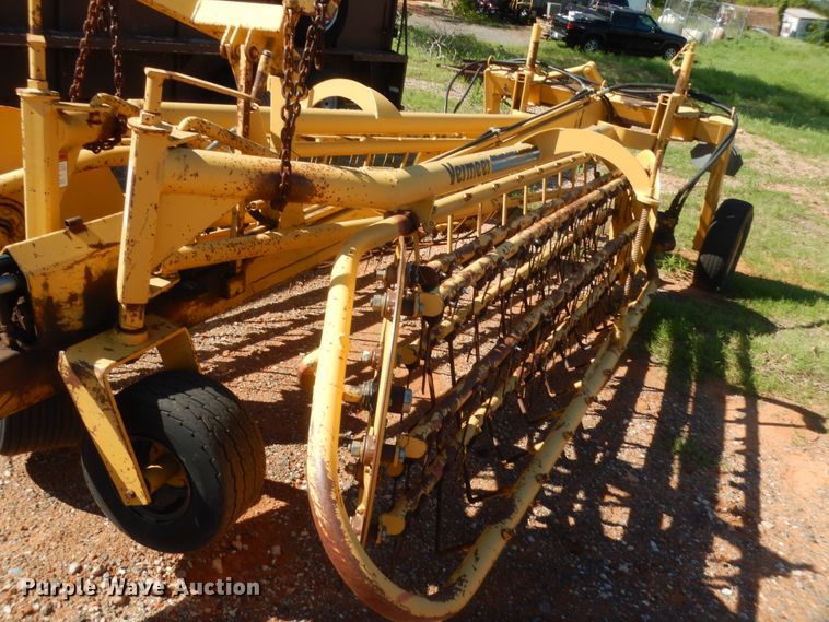 image for item ET9168 Vermeer R23 hay rake