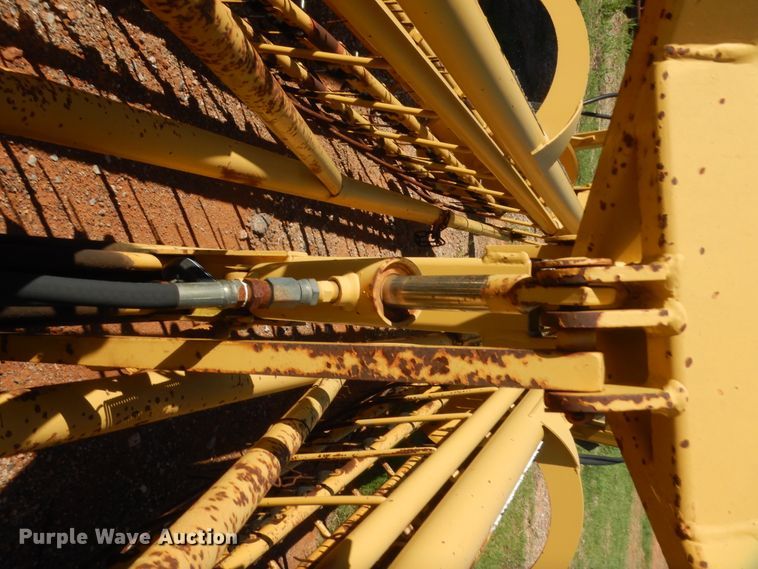 image for item ET9168 Vermeer R23 hay rake