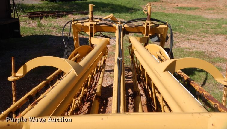 image for item ET9168 Vermeer R23 hay rake