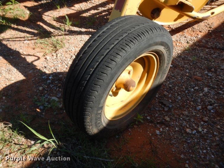 image for item ET9168 Vermeer R23 hay rake