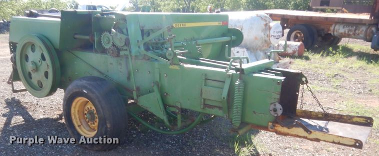 image for item ET9172 John Deere 346  small square baler