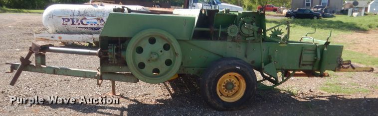 image for item ET9172 John Deere 346  small square baler