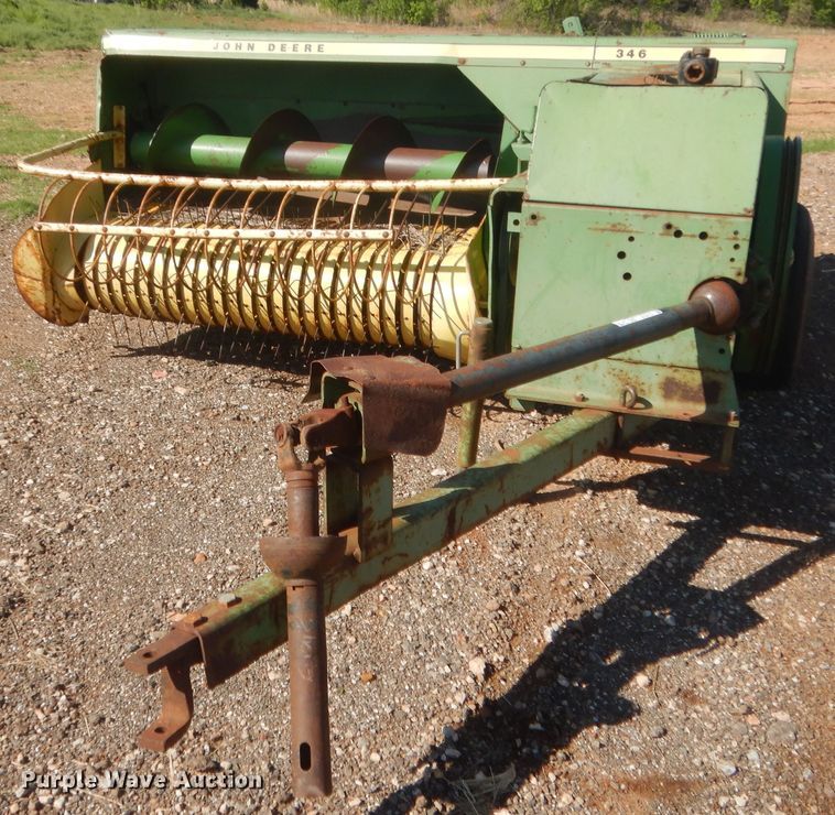 image for item ET9172 John Deere 346  small square baler