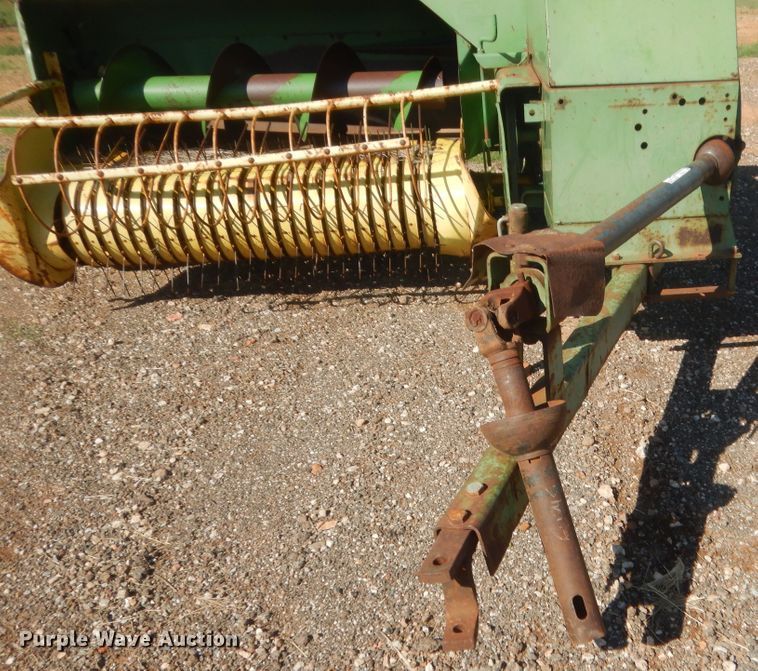 image for item ET9172 John Deere 346  small square baler