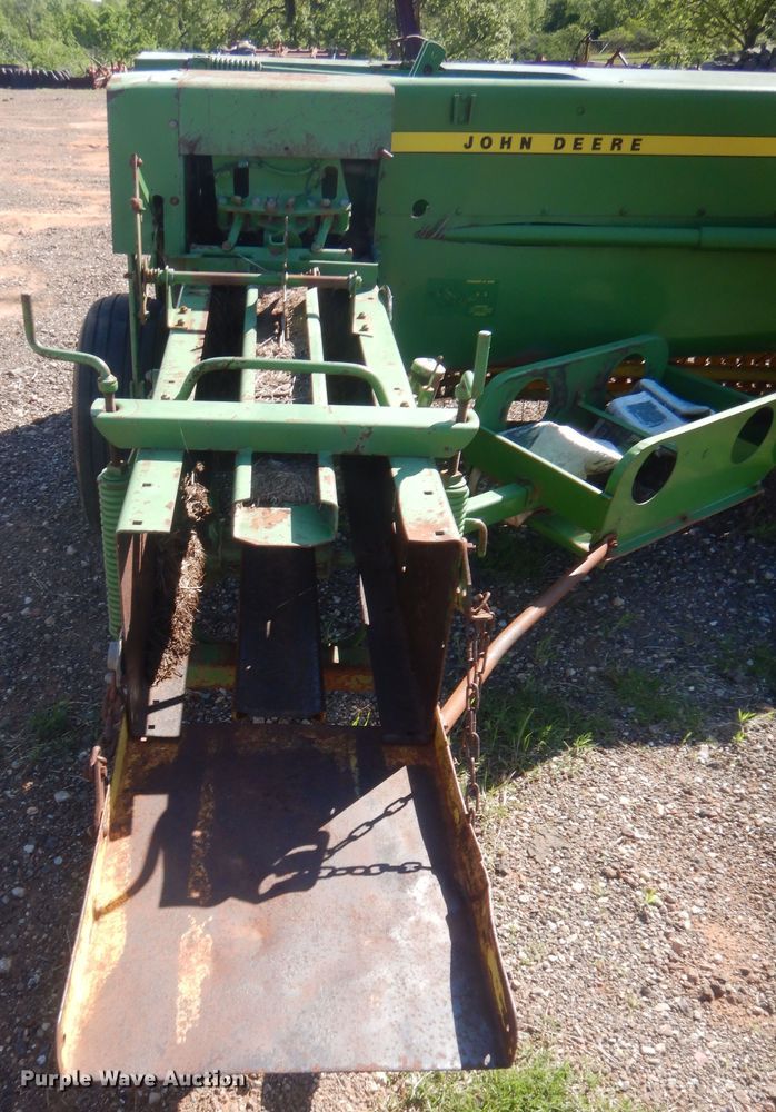 image for item ET9172 John Deere 346  small square baler