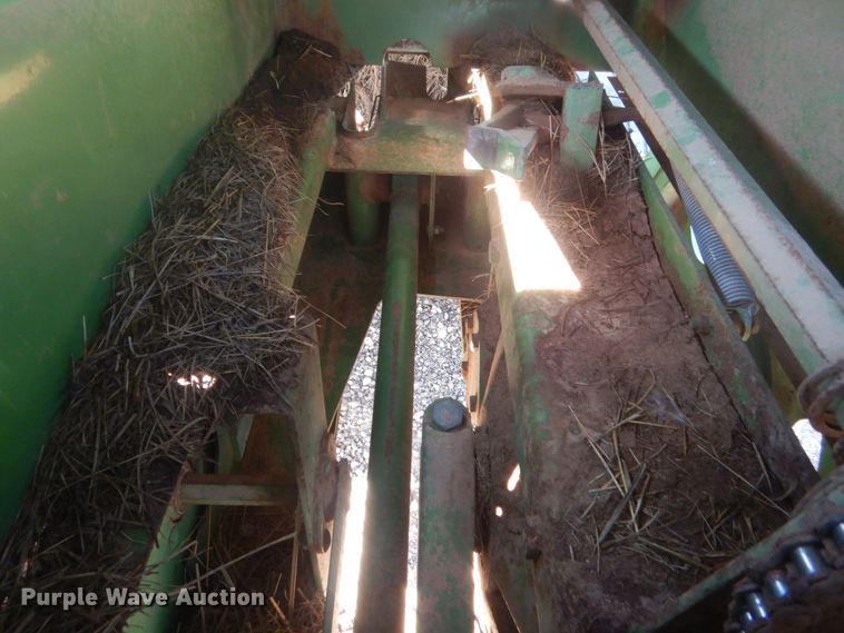 image for item ET9172 John Deere 346  small square baler