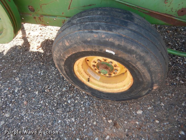 image for item ET9172 John Deere 346  small square baler