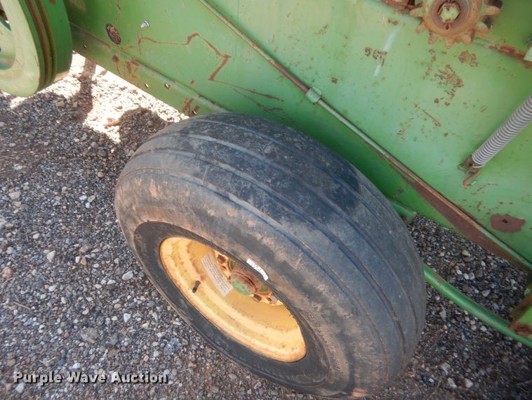 image for item ET9172 John Deere 346  small square baler