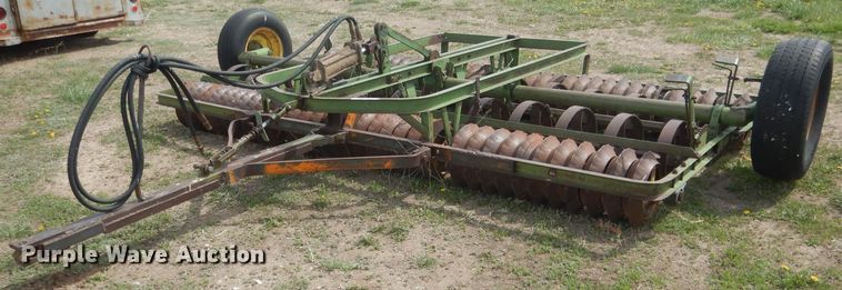 image for item FI9042 John Deere spring tooth roller packer