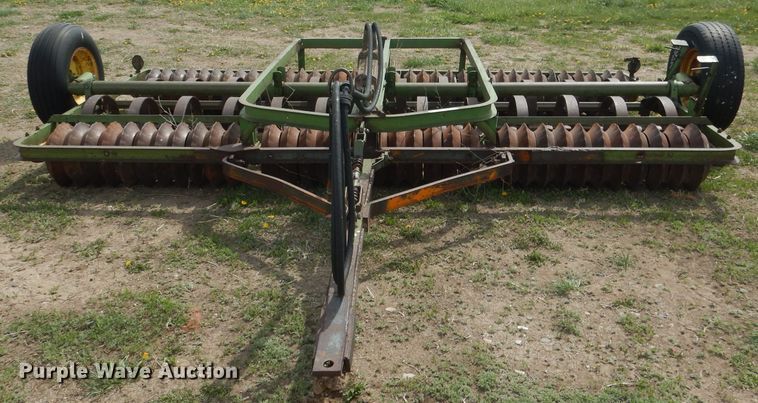 image for item FI9042 John Deere spring tooth roller packer
