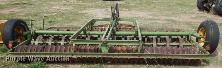 image for item FI9042 John Deere spring tooth roller packer