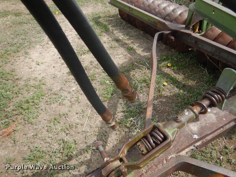 image for item FI9042 John Deere spring tooth roller packer