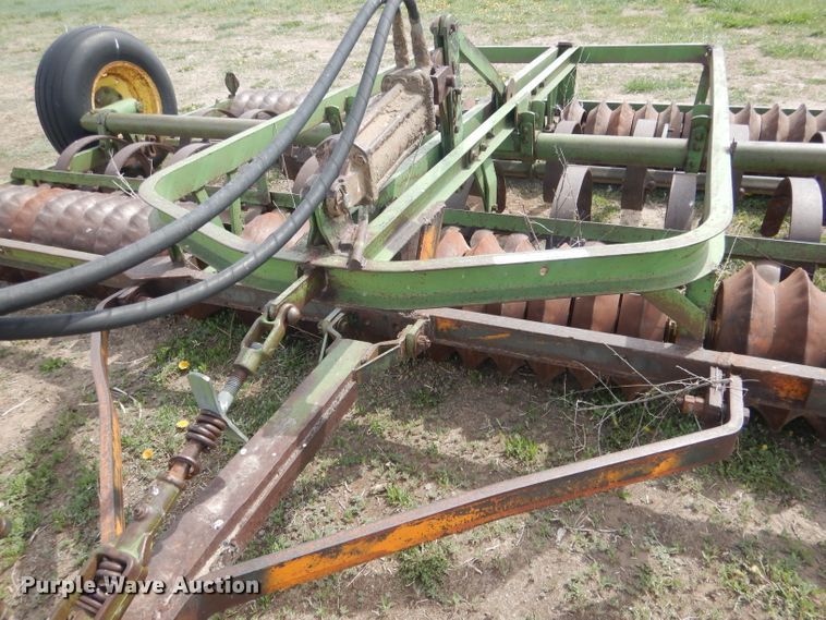 image for item FI9042 John Deere spring tooth roller packer