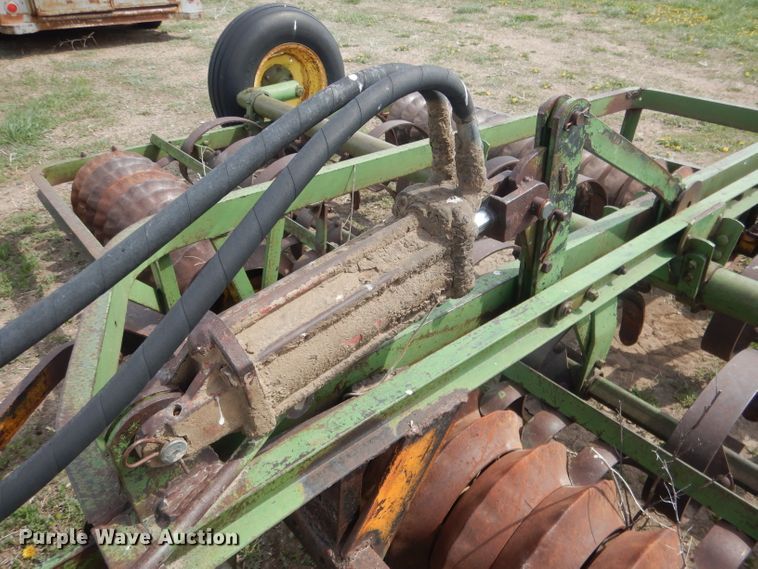 image for item FI9042 John Deere spring tooth roller packer