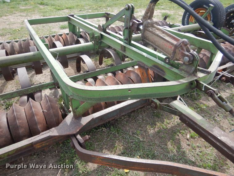 image for item FI9042 John Deere spring tooth roller packer