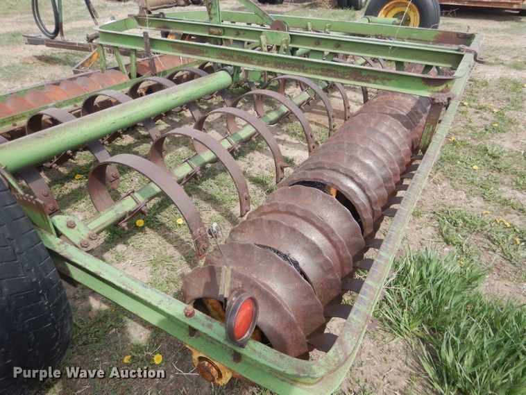 image for item FI9042 John Deere spring tooth roller packer