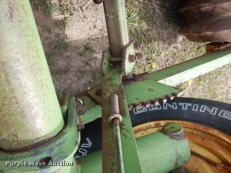 image for item FI9042 John Deere spring tooth roller packer