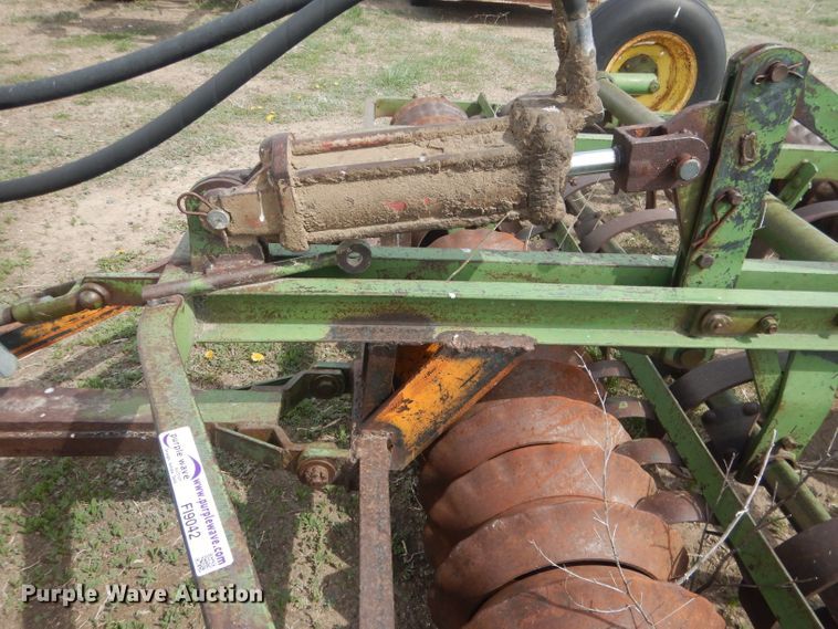 image for item FI9042 John Deere spring tooth roller packer