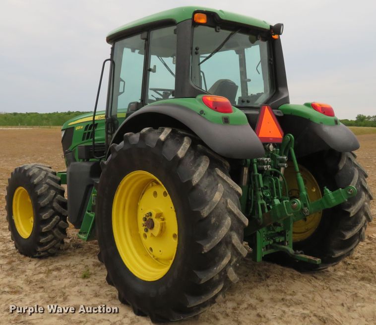 image for item FP9277 2014 John Deere 6125M  MFWD tractor
