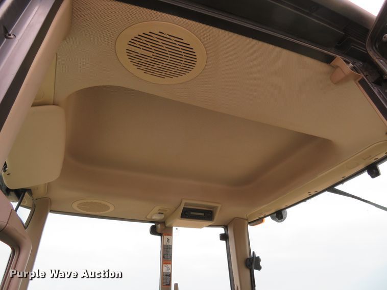 image for item FP9277 2014 John Deere 6125M  MFWD tractor