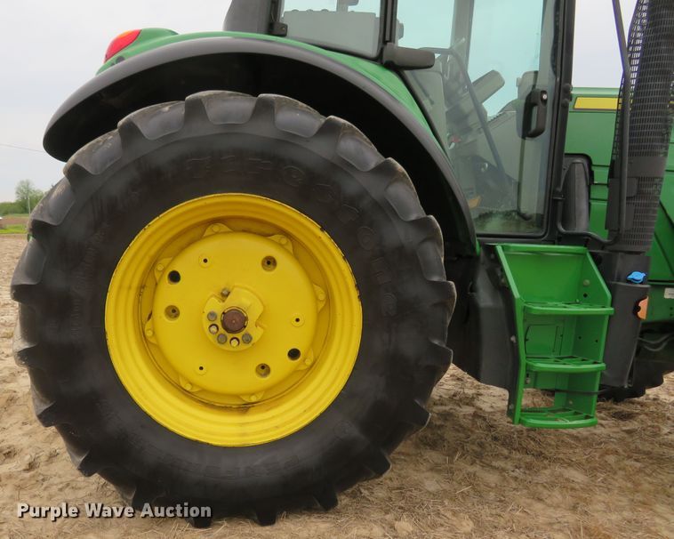 image for item FP9277 2014 John Deere 6125M  MFWD tractor
