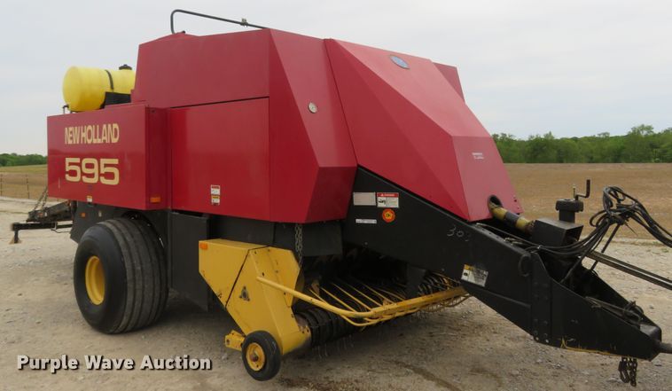 image for item FP9278 1999 New Holland 595  large square baler
